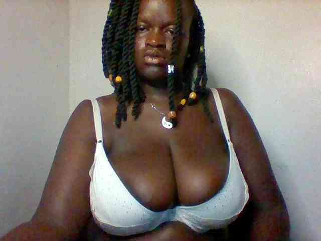 Boobie-queen Boobie-queen