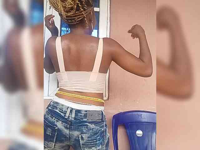 NigerianPusyAndCock webcam