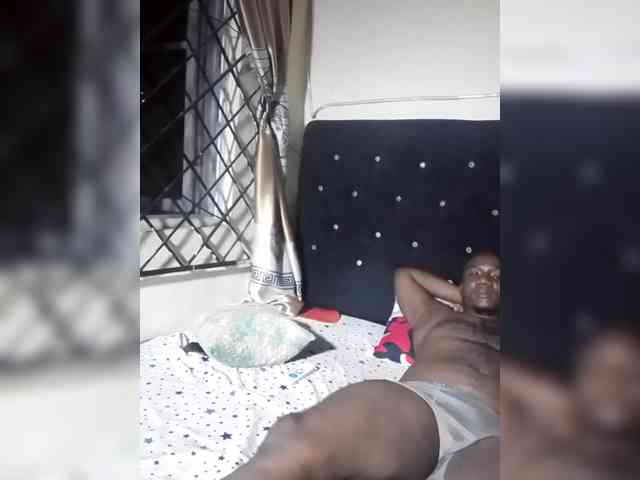 NigerianPusyAndCock webcam
