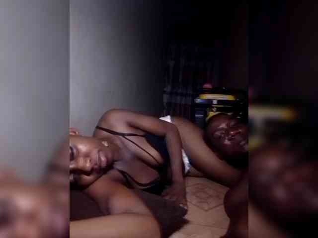 NigerianPusyAndCock webcam