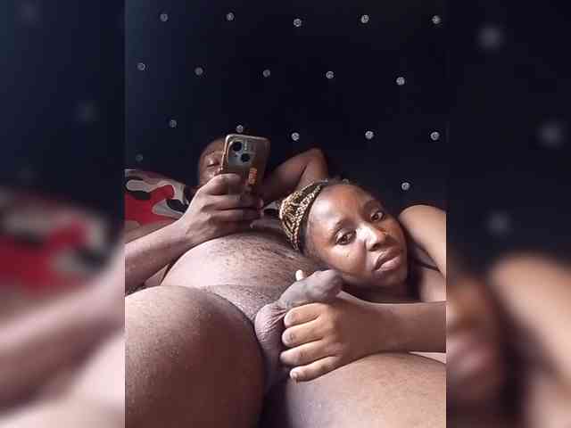 NigerianPusyAndCock webcam