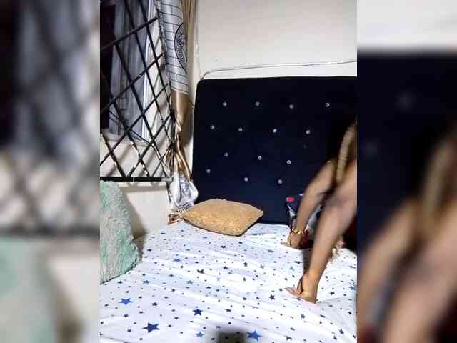 NigerianPusyAndCock webcam