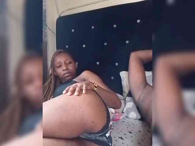 NigerianPusyAndCock webcam