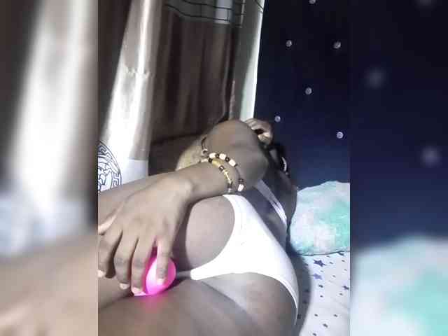 NigerianPusyAndCock webcam