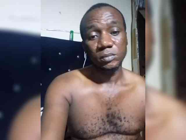 NigerianPusyAndCock webcam
