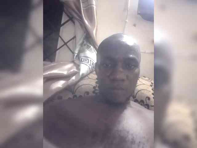 NigerianPusyAndCock webcam
