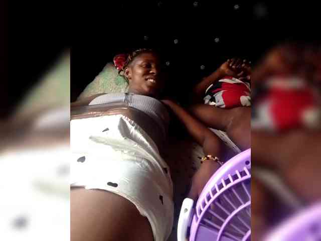 NigerianPusyAndCock webcam