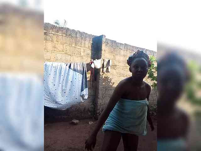 NigerianPusyAndCock webcam