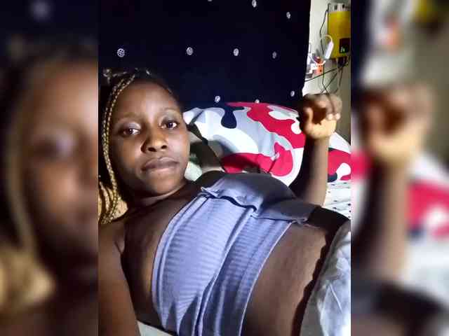 NigerianPusyAndCock webcam