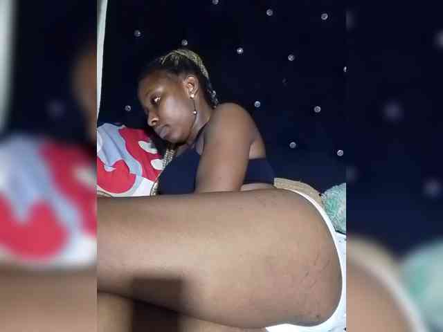 NigerianPusyAndCock webcam