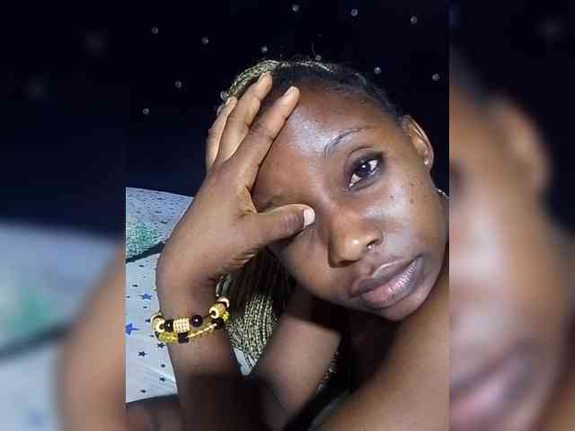 NigerianPusyAndCock webcam