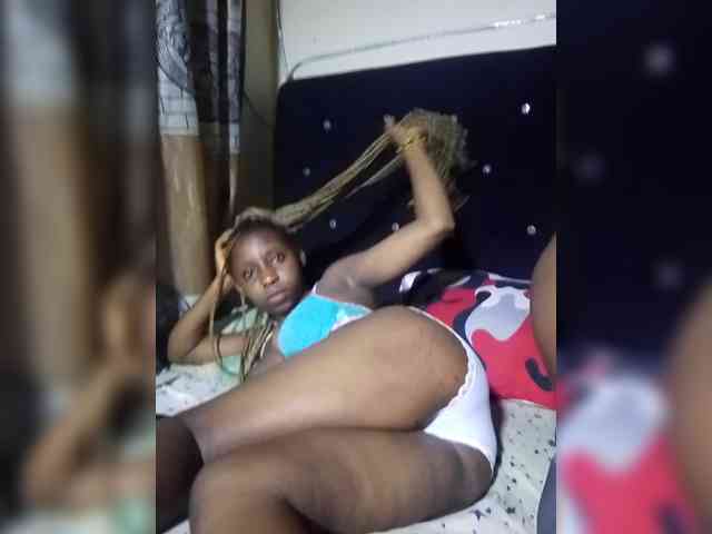 NigerianPusyAndCock webcam