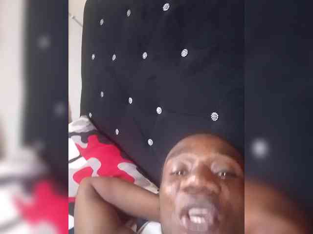 NigerianPusyAndCock webcam