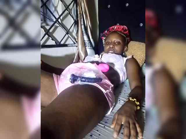 NigerianPusyAndCock webcam