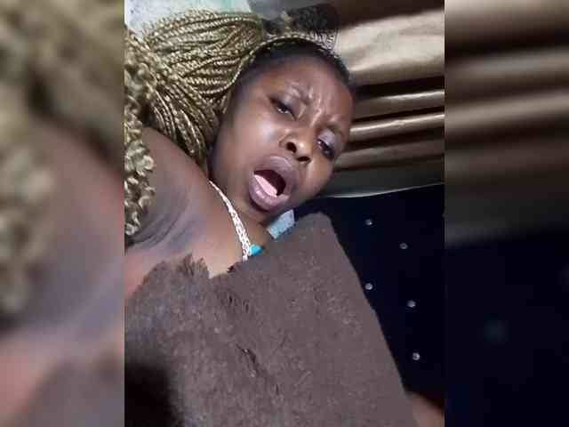 NigerianPusyAndCock webcam