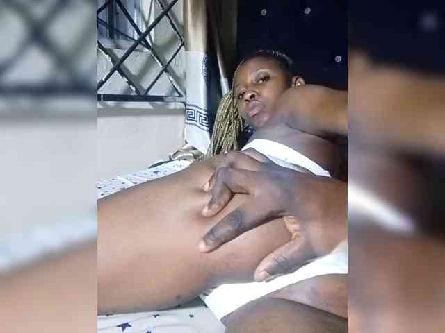 NigerianPusyAndCock webcam