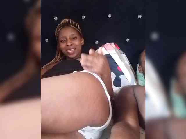 NigerianPusyAndCock webcam