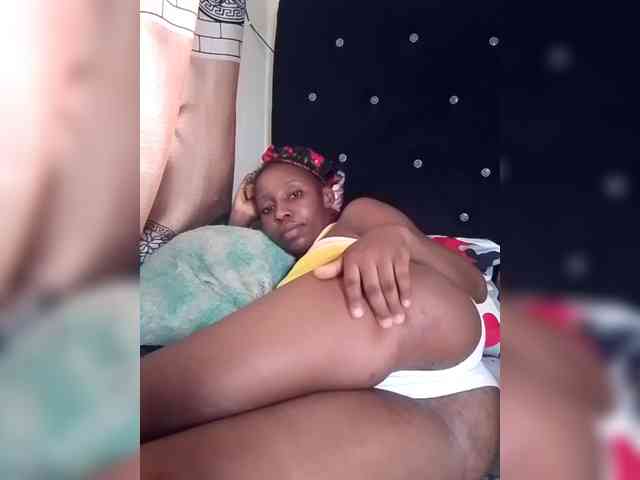 NigerianPusyAndCock webcam