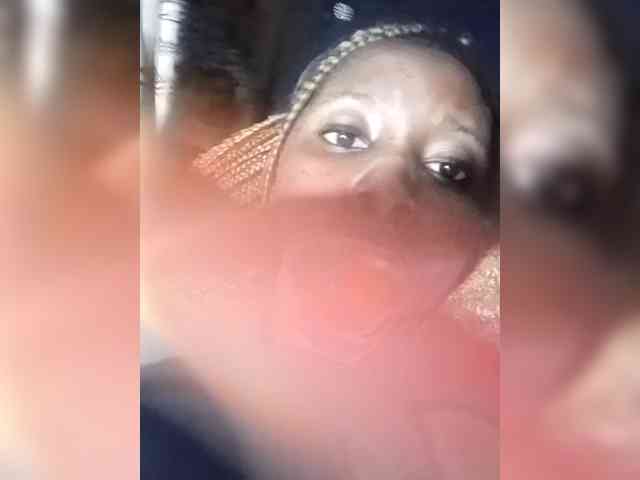 NigerianPusyAndCock webcam