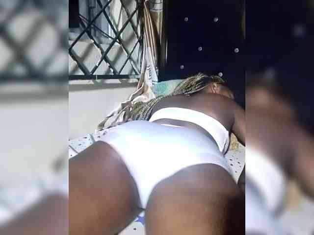 NigerianPusyAndCock webcam