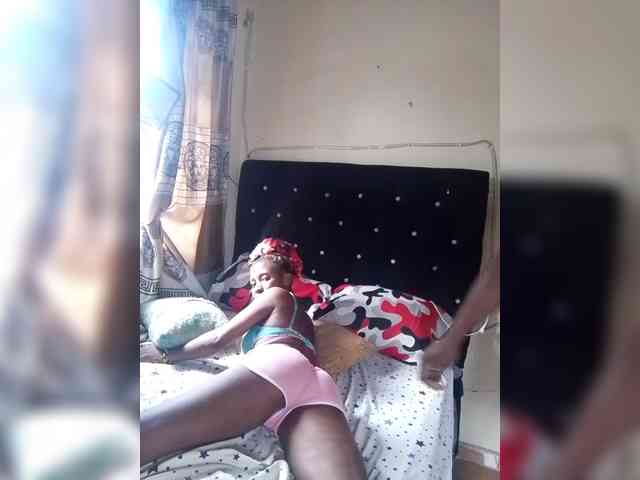 NigerianPusyAndCock webcam