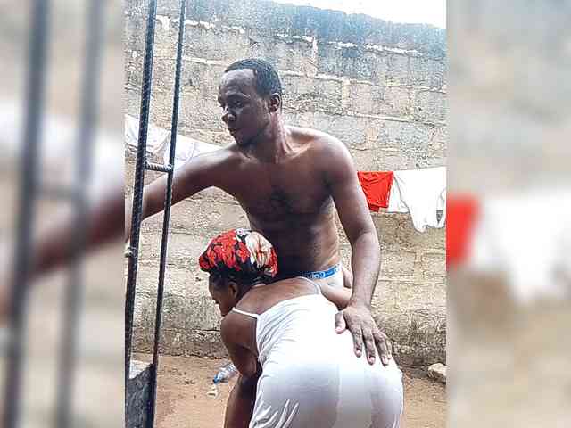 NigerianPusyAndCock webcam