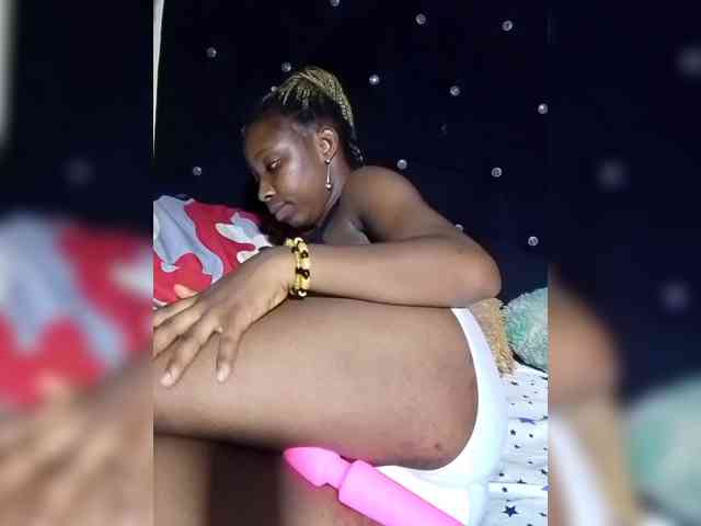 NigerianPusyAndCock webcam