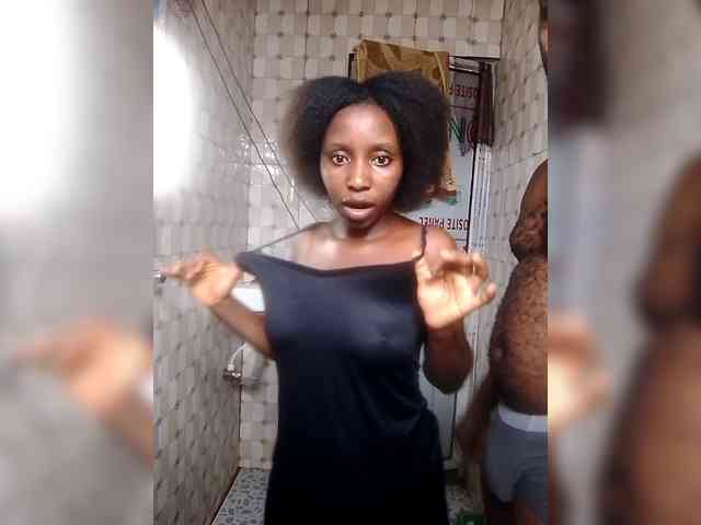 NigerianPusyAndCock webcam