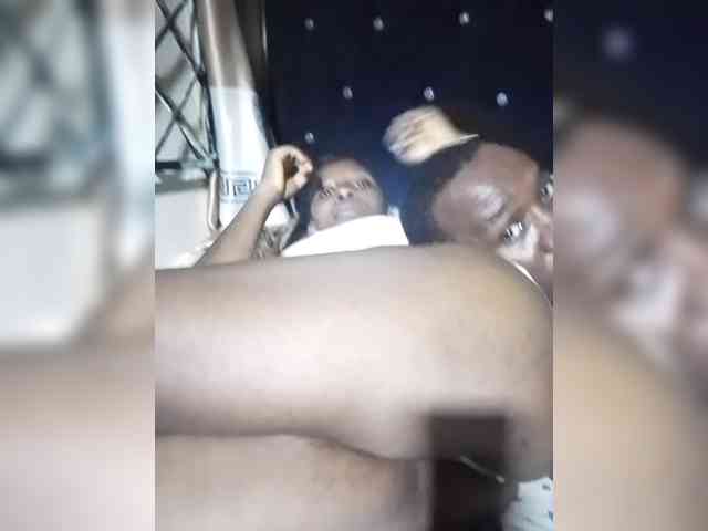 NigerianPusyAndCock webcam