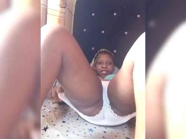 NigerianPusyAndCock webcam