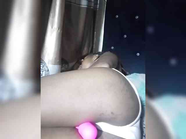 NigerianPusyAndCock webcam