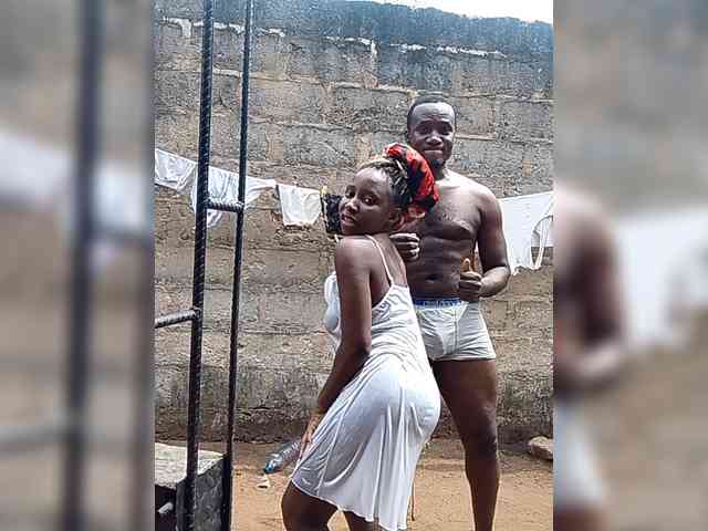 NigerianPusyAndCock webcam