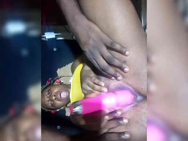 NigerianPusyAndCock webcam