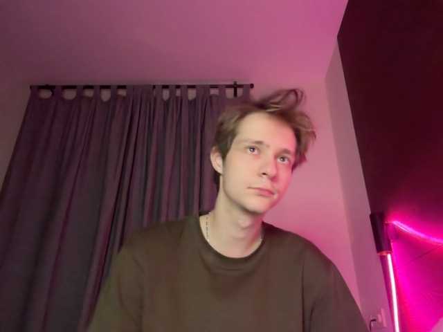  titsDestroy2007 chat room