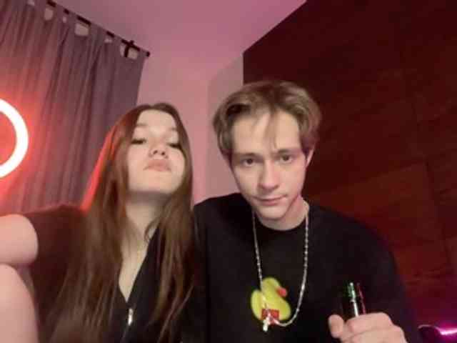 titsDestroy2007 Live Webcam on {site_name}