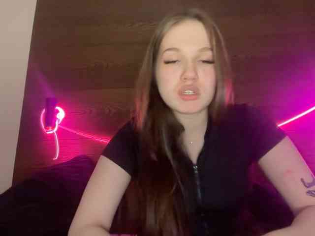 titsDestroy2007 webcam