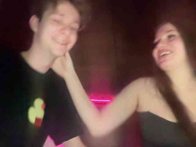 titsDestroy2007 webcam