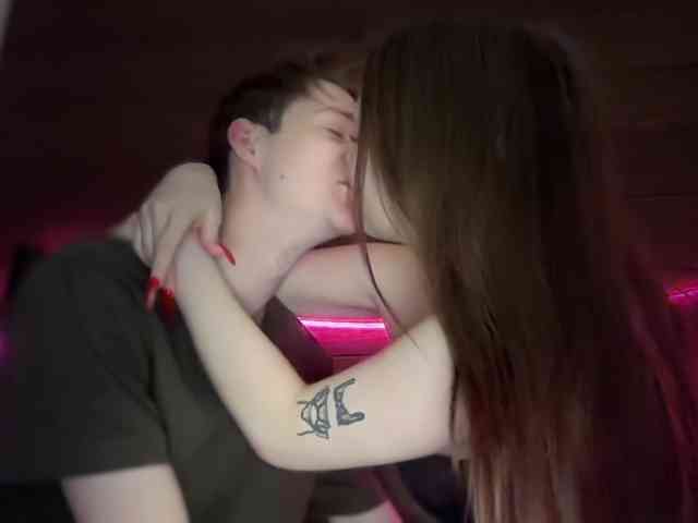 titsDestroy2007 webcam