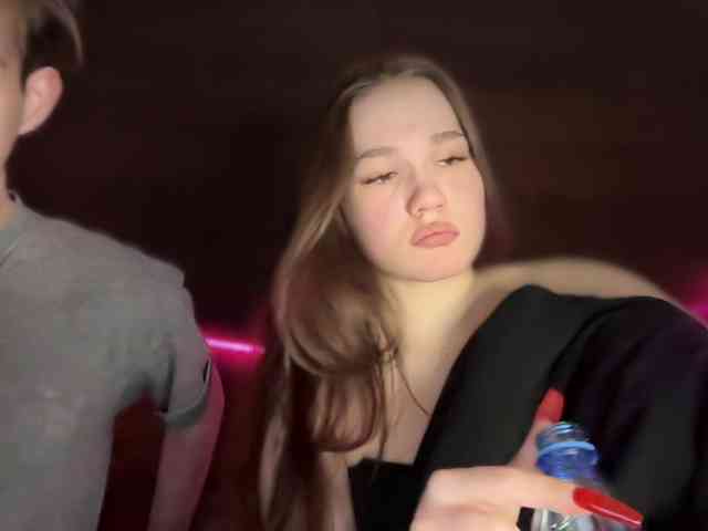 titsDestroy2007 webcam