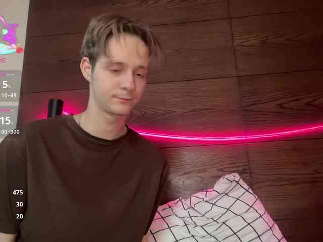 titsDestroy2007 webcam