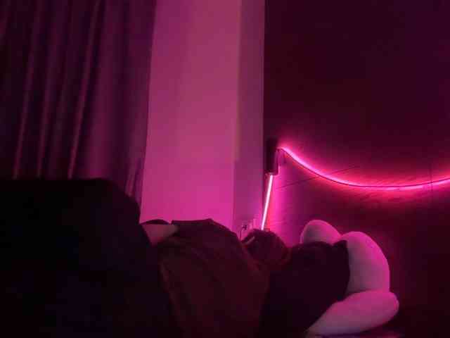 titsDestroy2007 webcam