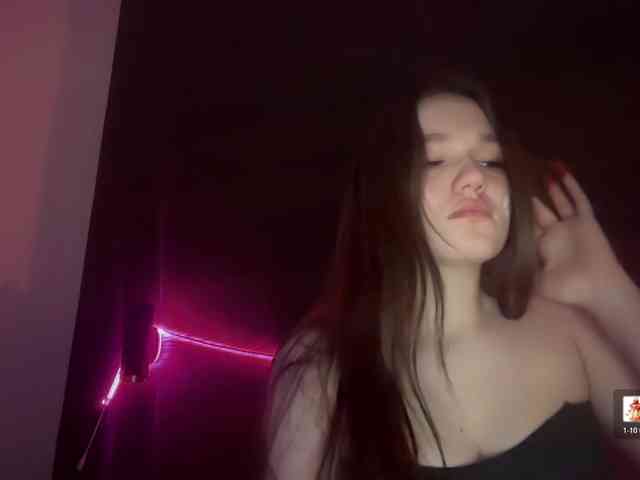 titsDestroy2007 webcam