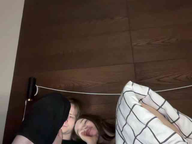 titsDestroy2007 webcam