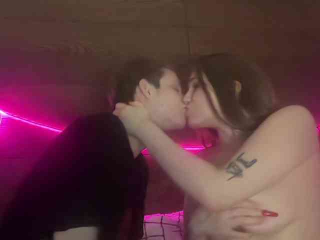 titsDestroy2007 webcam