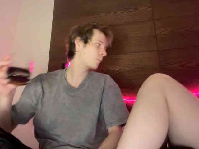 titsDestroy2007 webcam