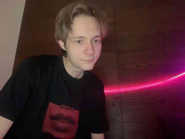 titsDestroy2007 webcam