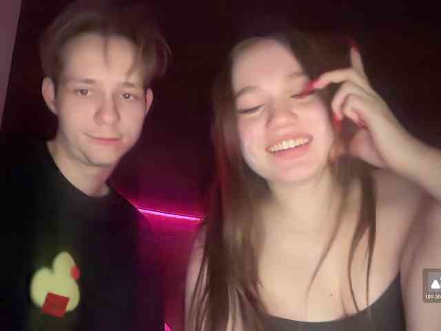 titsDestroy2007 webcam