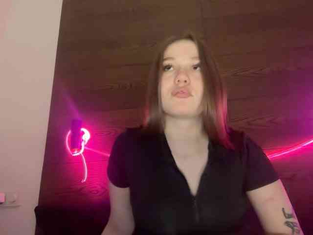 titsDestroy2007 webcam