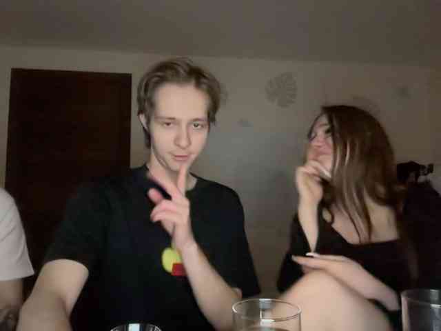 titsDestroy2007 webcam