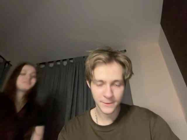 titsDestroy2007 webcam